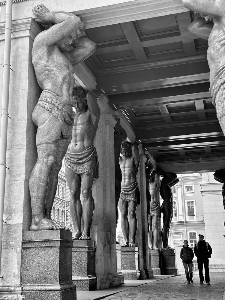 Атланты Нового Эрмитажа