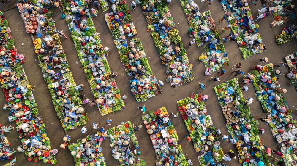 Go to the market when the sun comes up