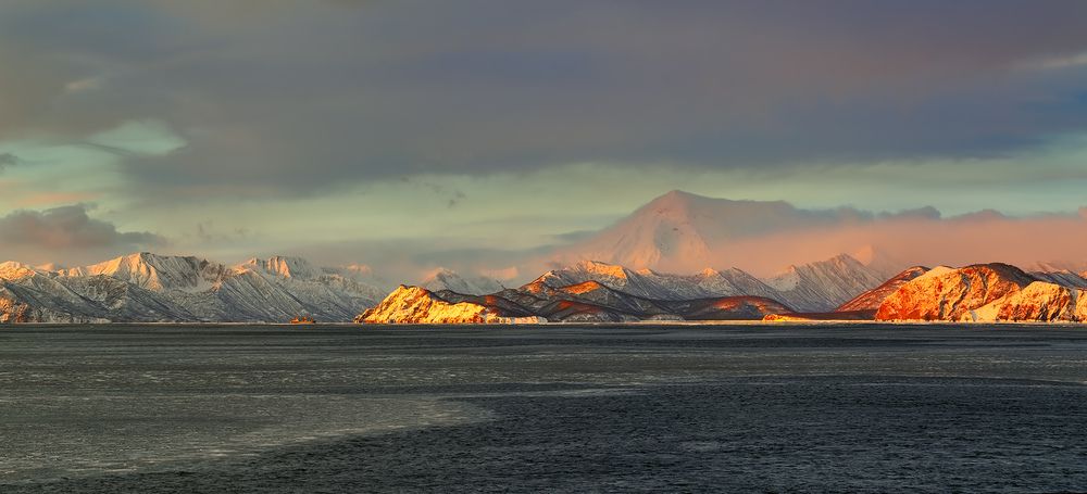 розовый вулкан