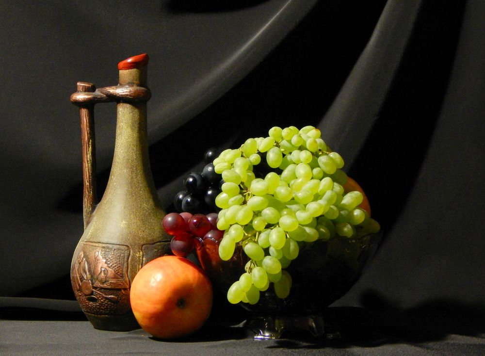 Вино и фрукты