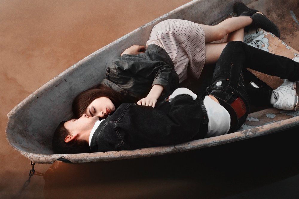 любви везде есть место.