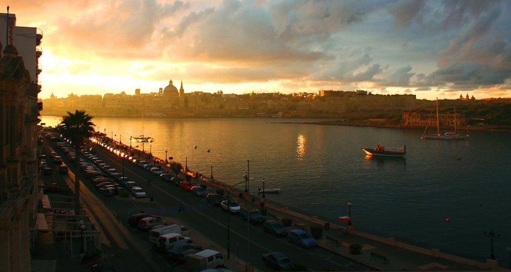 Над Миром восходит Солнце!...