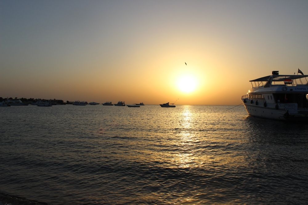 Рассвет на море