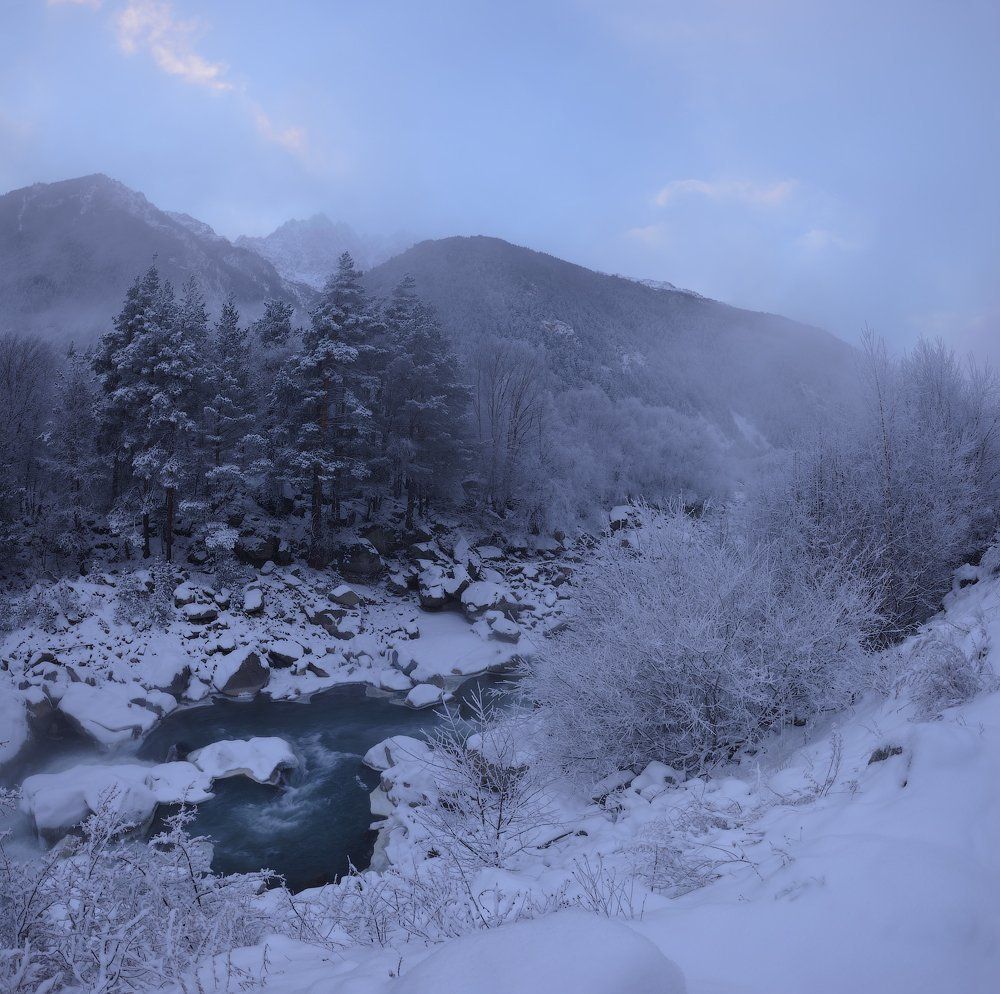 Зимнее утро в Баксанском ущелье