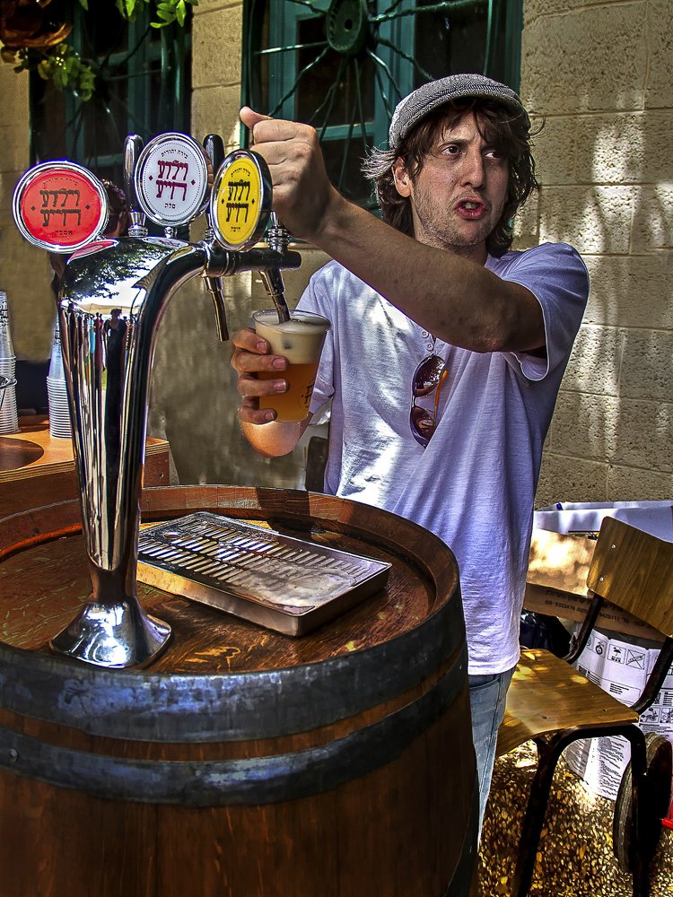 Угощаю всех.