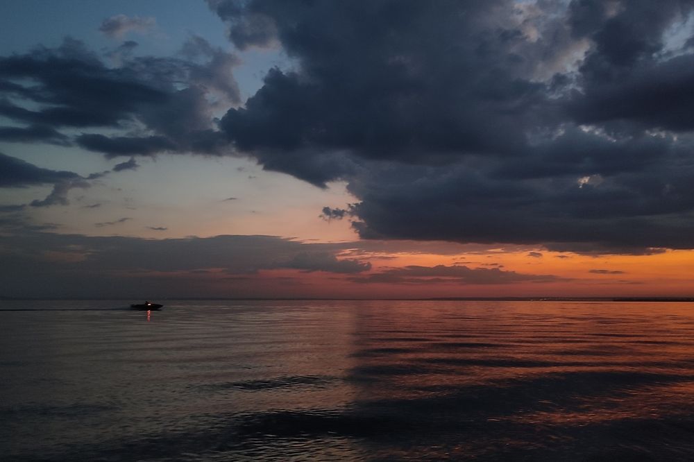 Закат на Волге