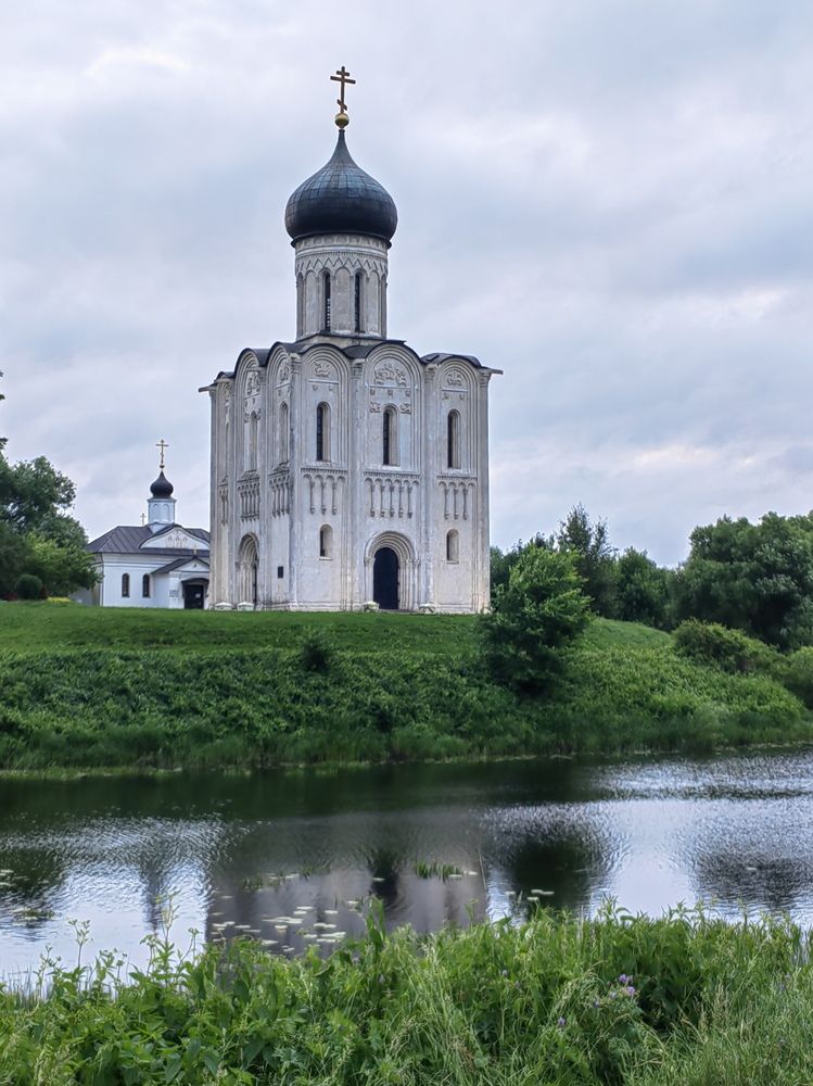 Храм Покрова на Нерли. Летнее солнцестояние