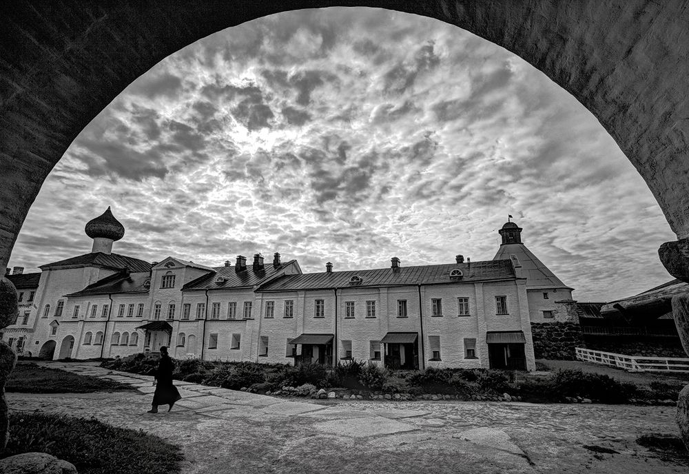 Вход в Соловецкий монастырь