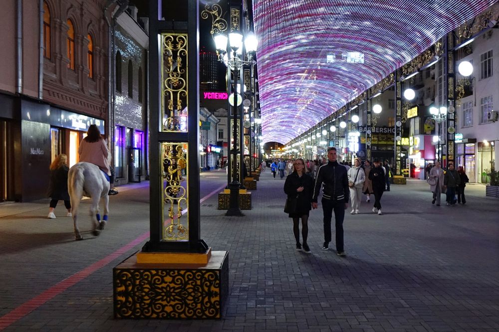 ВЕЧЕРНЯЯ  ПРОГУЛКА…