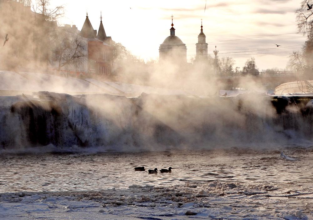 Город в зимнем тумане
