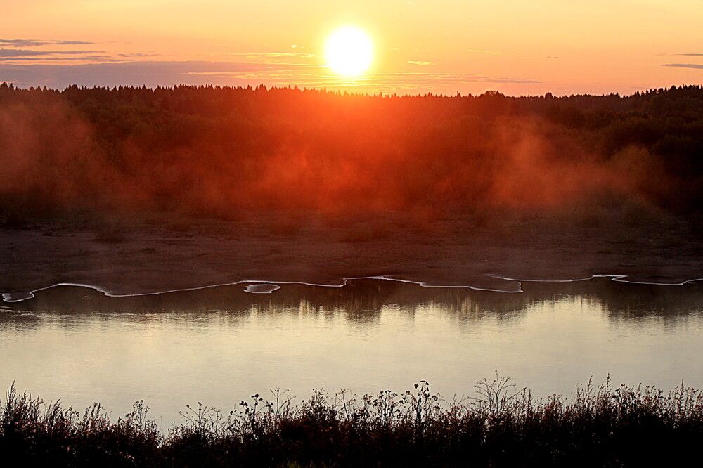 Утро над рекой.