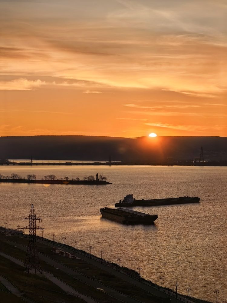 Рассвет на Волге