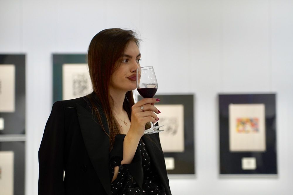 На вернисаже