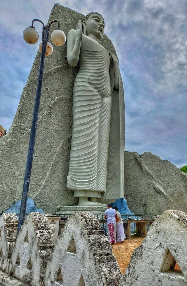 Фотография автора Tharuni Shyamika Lakmali Wella Waduge