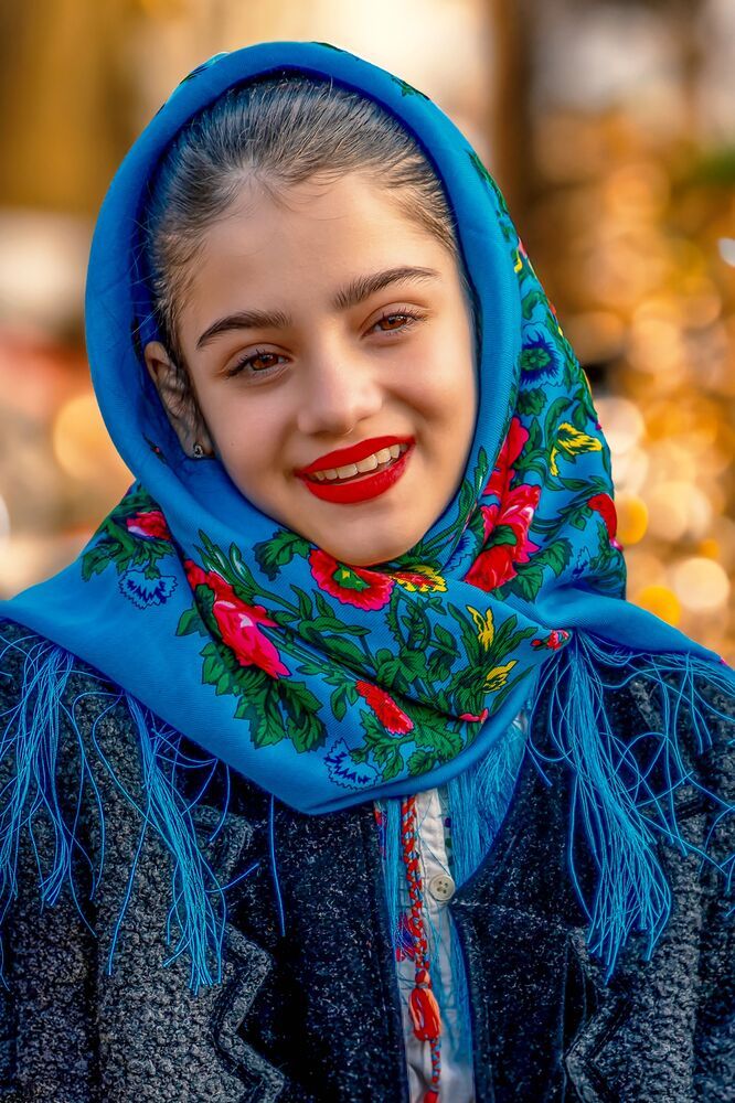 The girl with the blue Scarf
