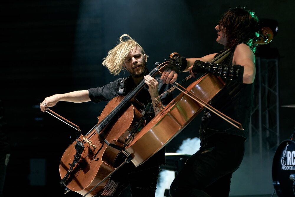 Cellists play rock music