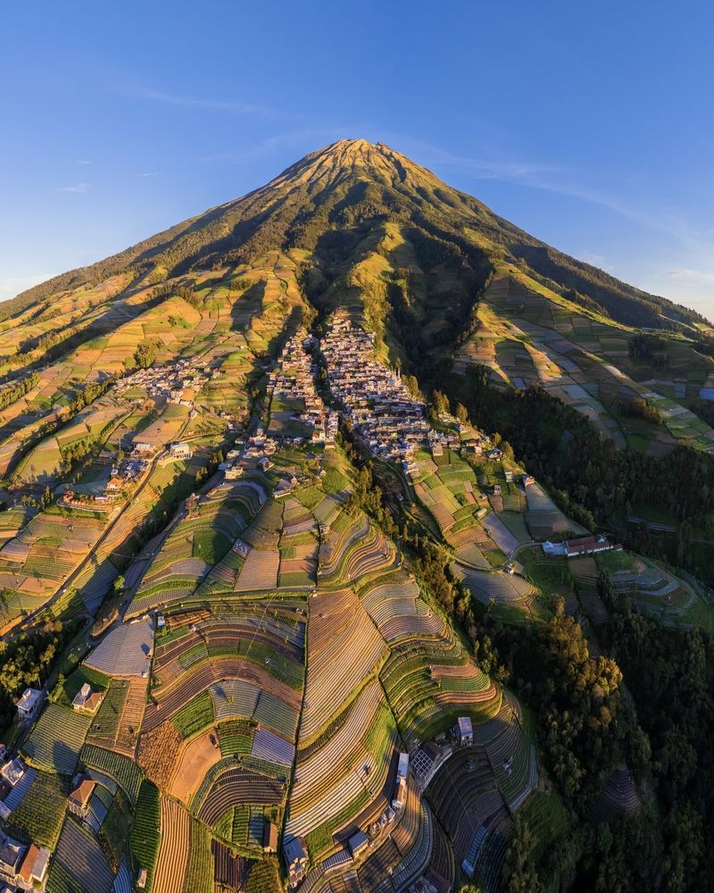 One perfect morning at Sumbing Mountain