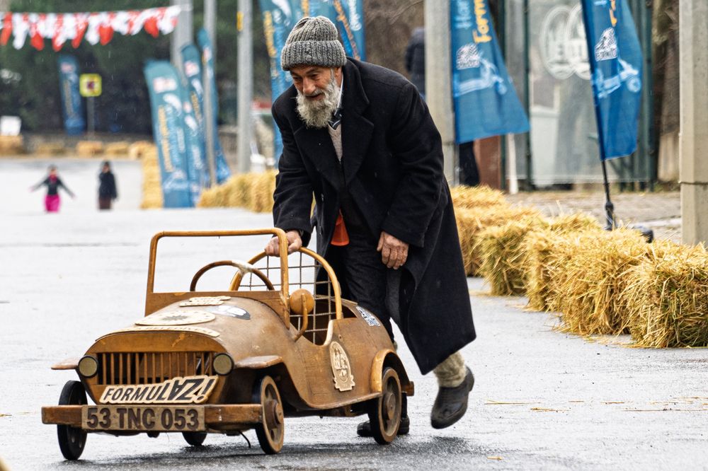 Photograph by Mustafa Sahin