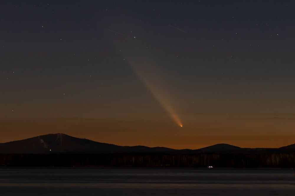 Комета над уральским хребтом