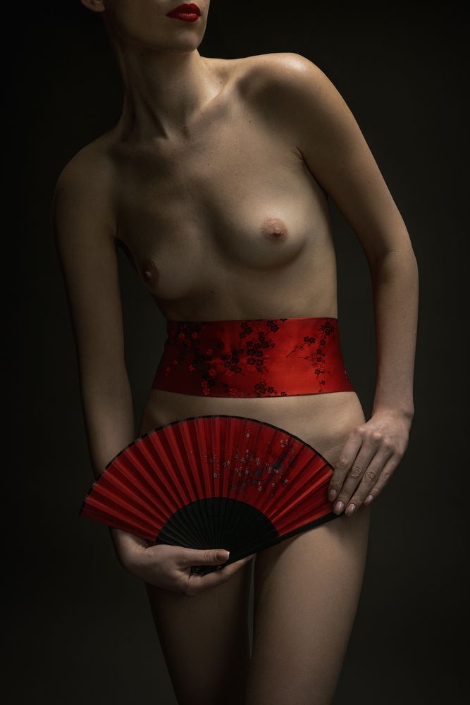 Дама с веером