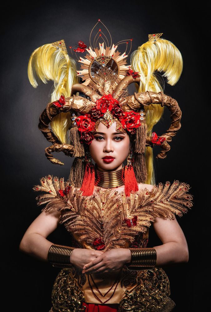 The Golden Empress: Strength and Elegance