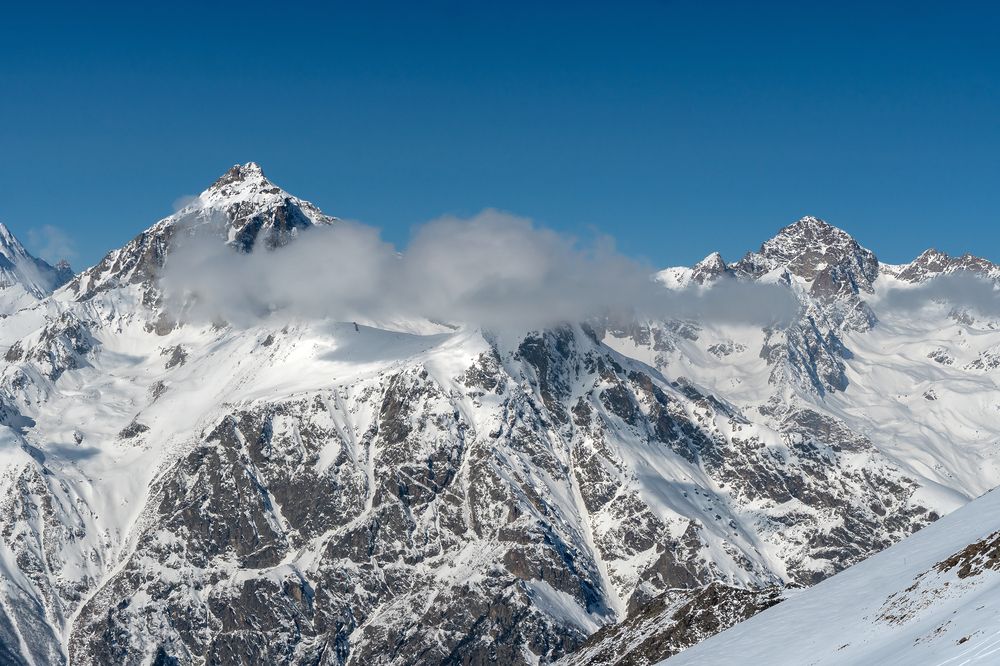Облако над Домбаем