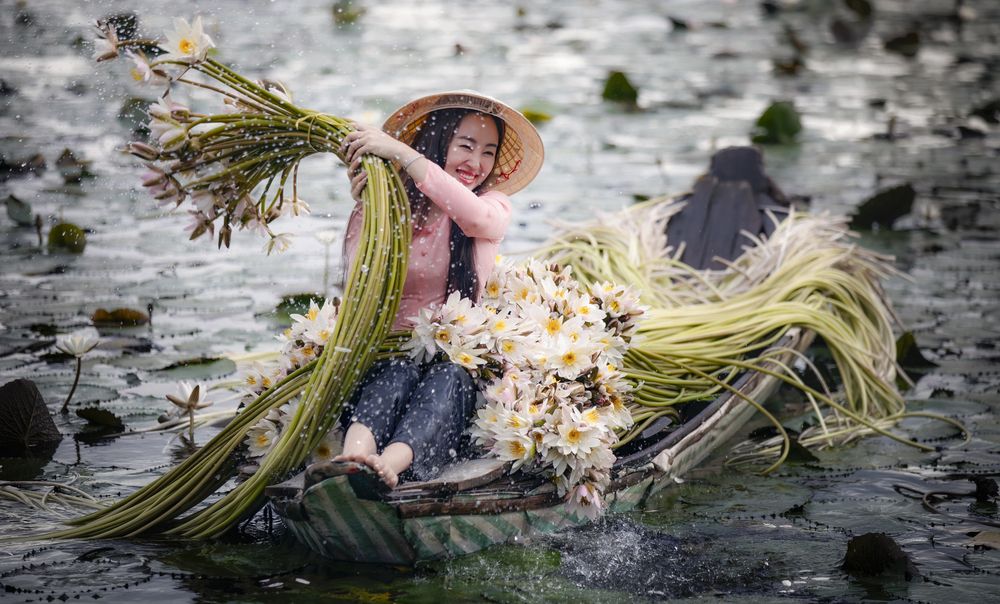 Photograph by Tuấn Nguyễn Tấn