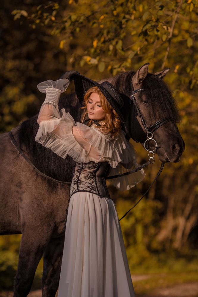 Наташа и ее лошадь на осенней фотосессии