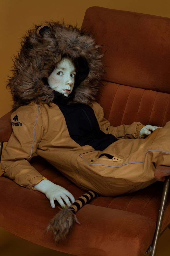 Фрося в оранжевом