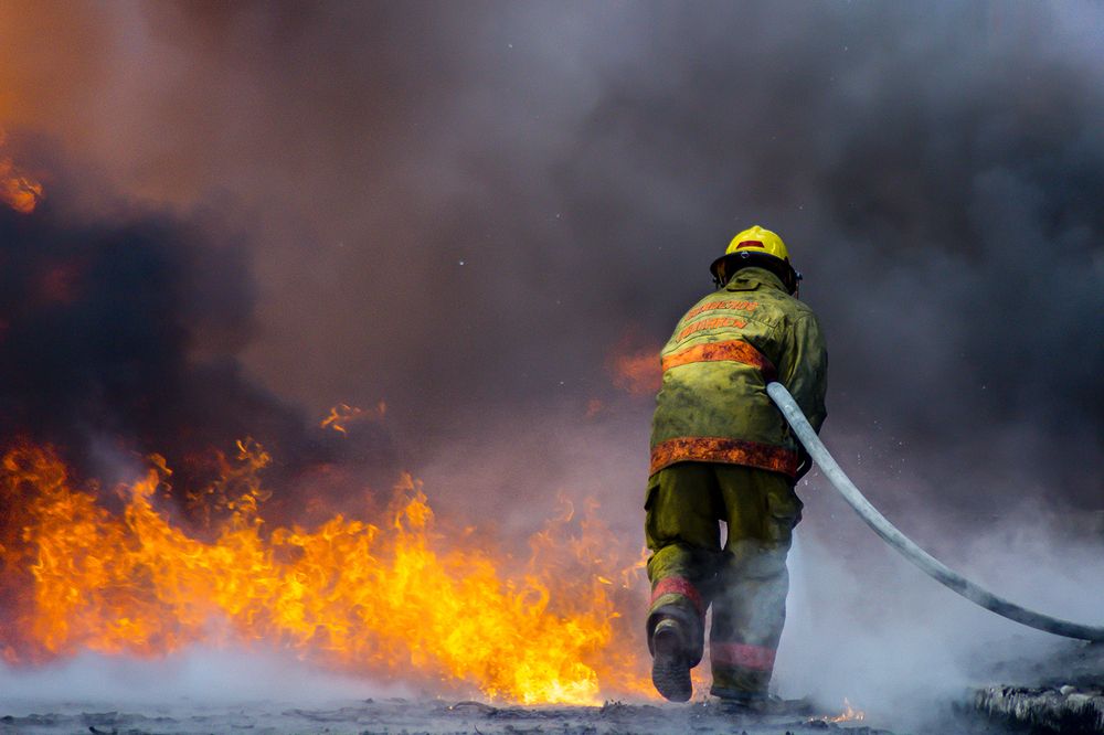 Los bomberos grandes heroes