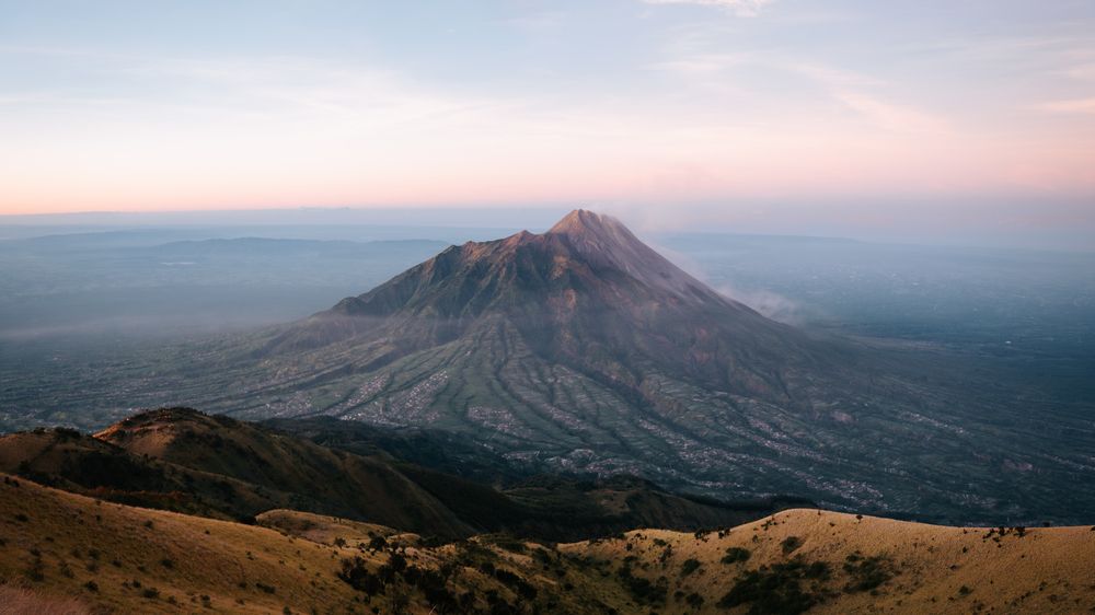 Sunrise Merbabu to Merapi