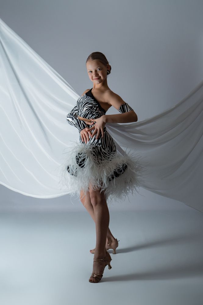 Танцовщица латиноамериканских танцев