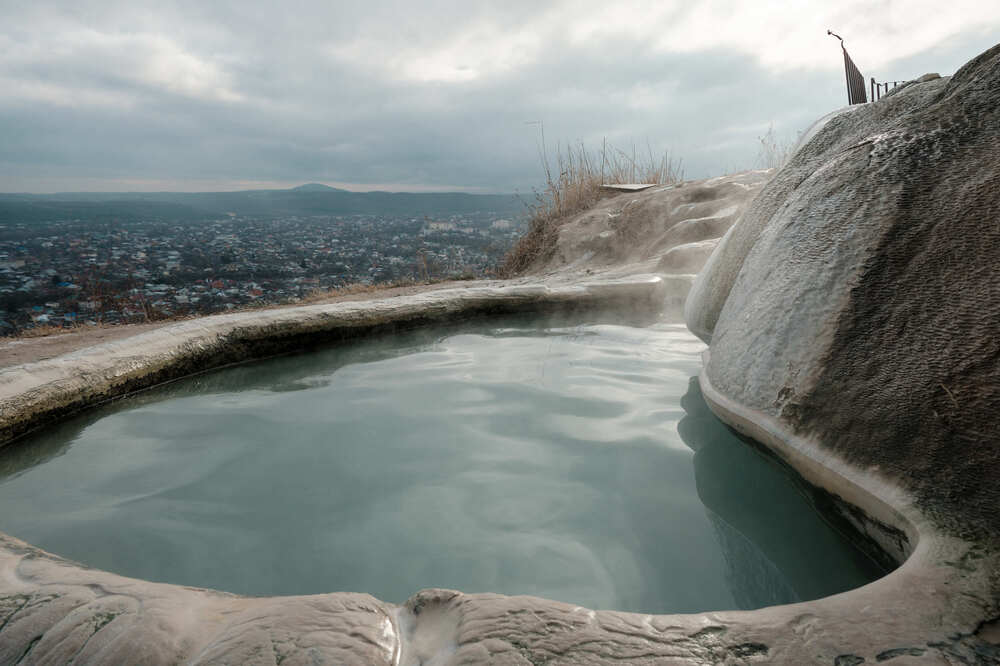 Горячий источник