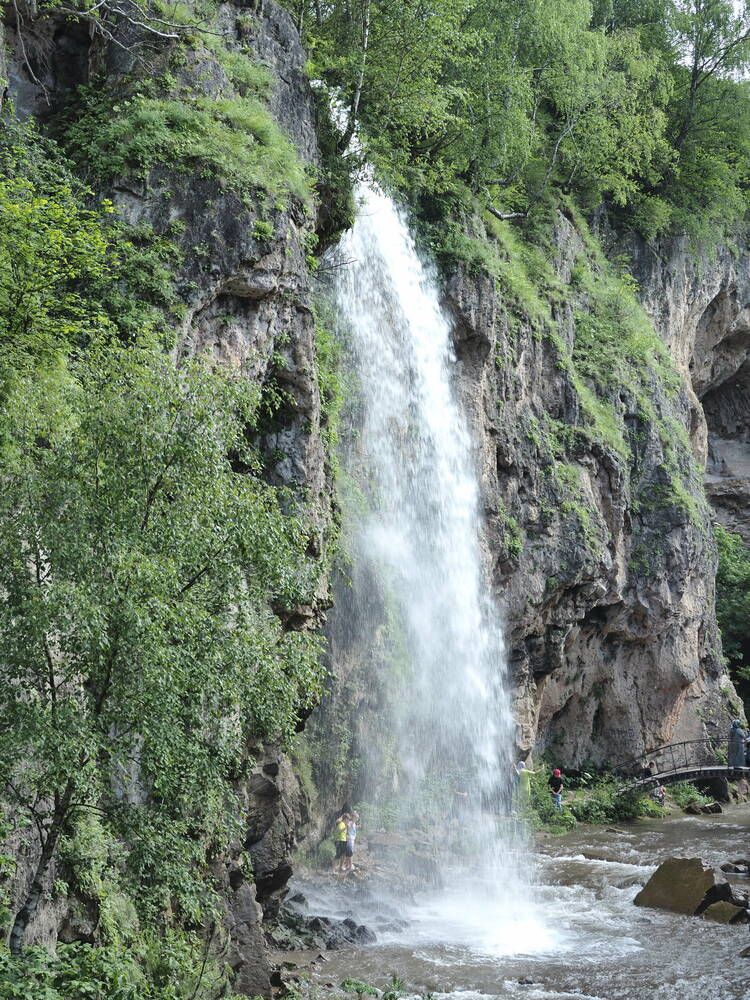 Горный водопад