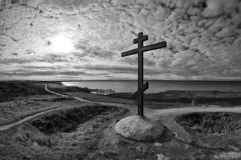 Тишина и ветер.