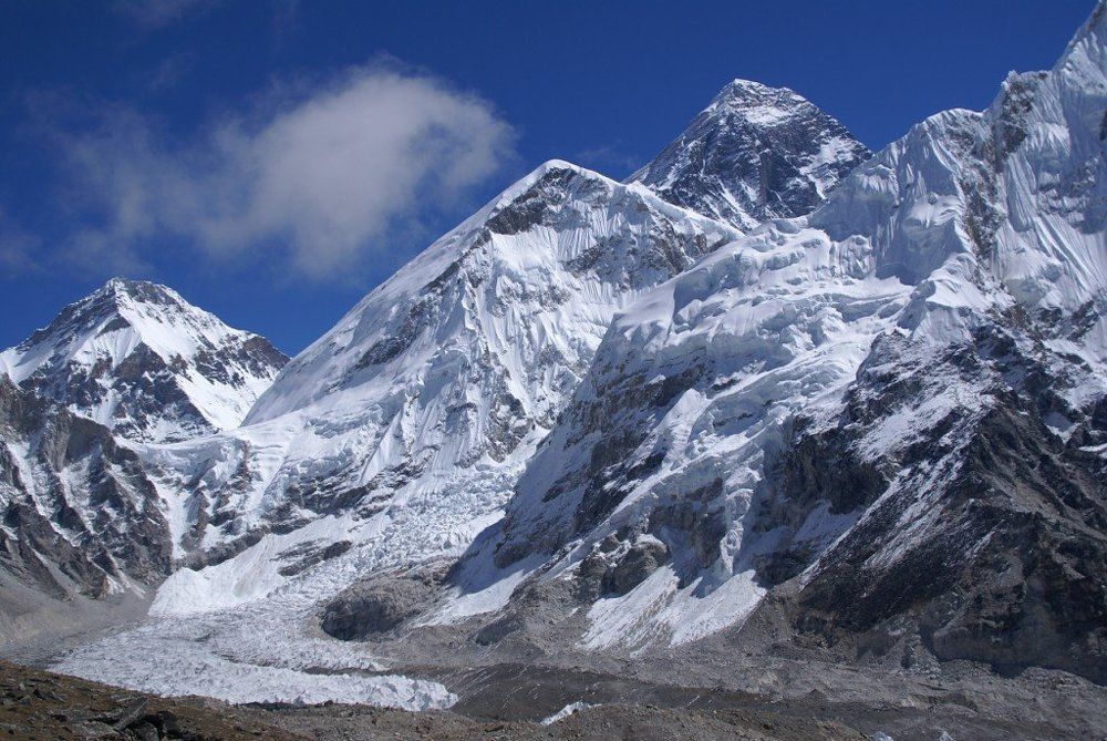 "Выше гор могут быть только горы..."