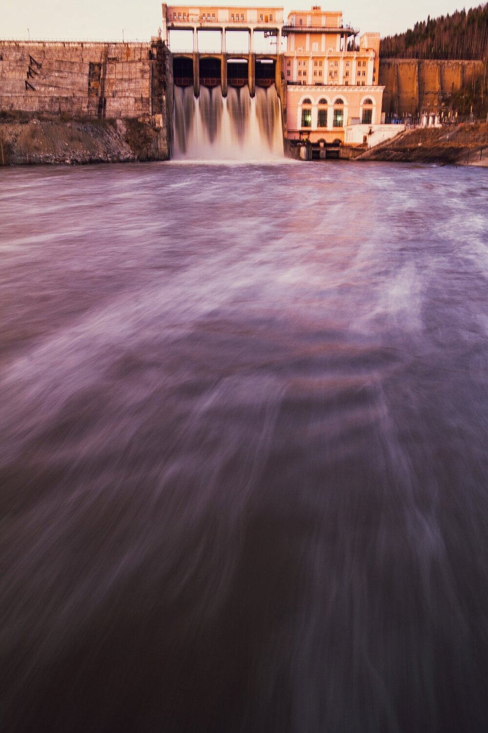 Вода и камень