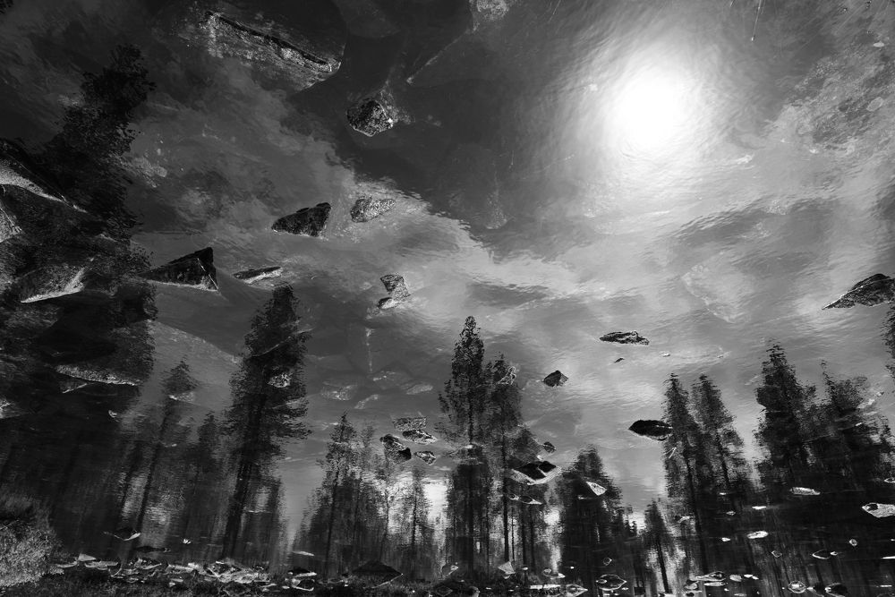 Камни, сосны, облака