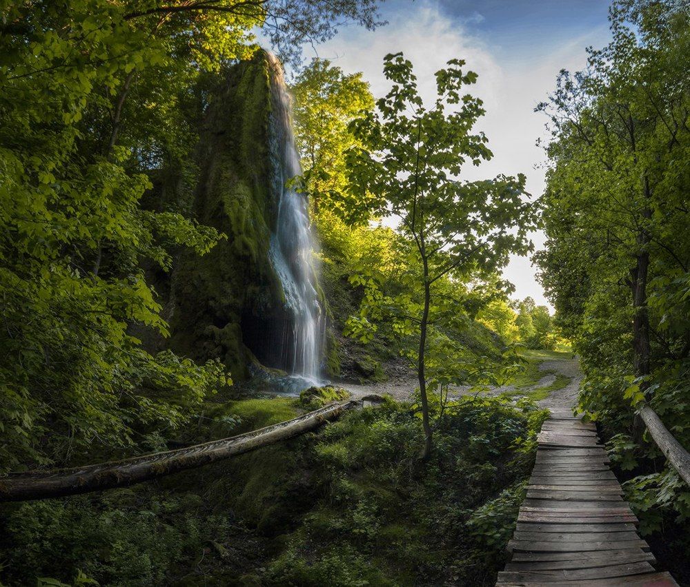 Старинный водопад