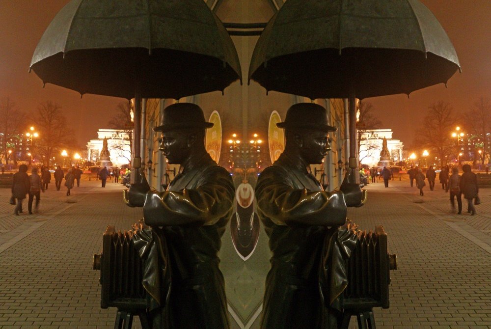 Санкт Петербург Памятник Петербургскому фотографу серия Отражения