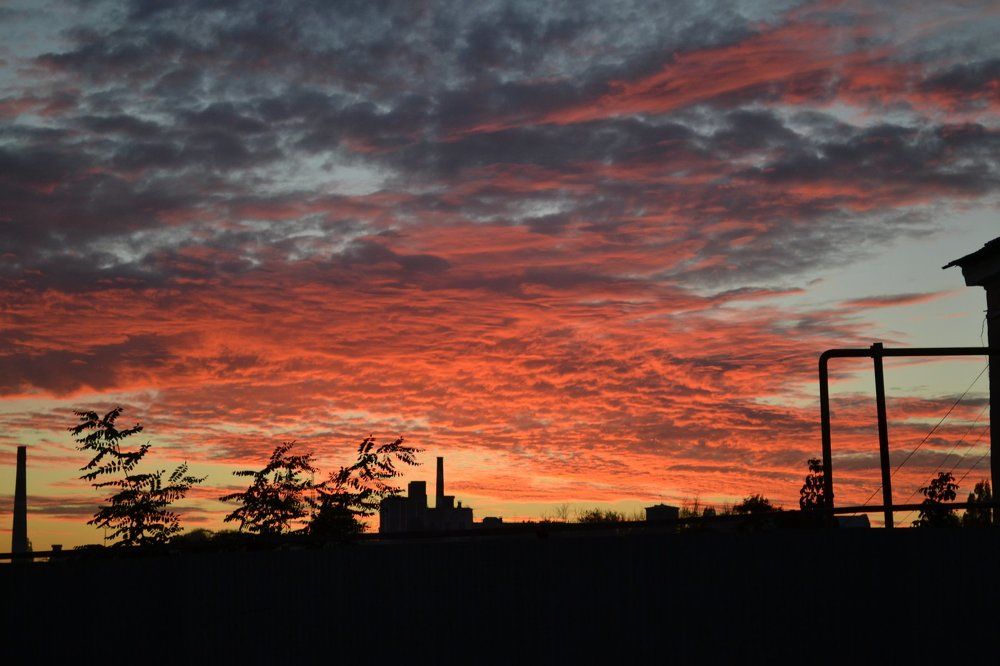 Закат над городом.