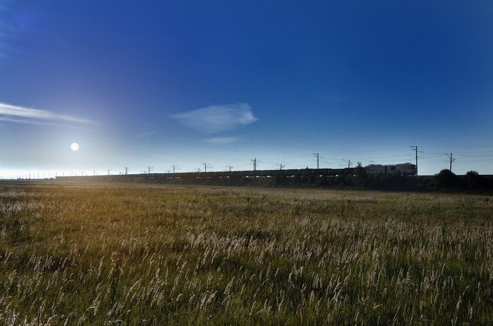 рассветный поезд