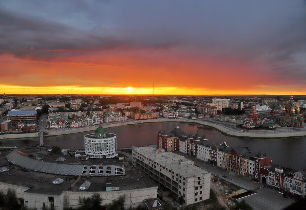 Город на закате