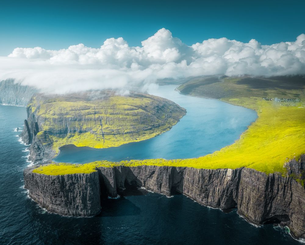Hanging Lake on the Sea