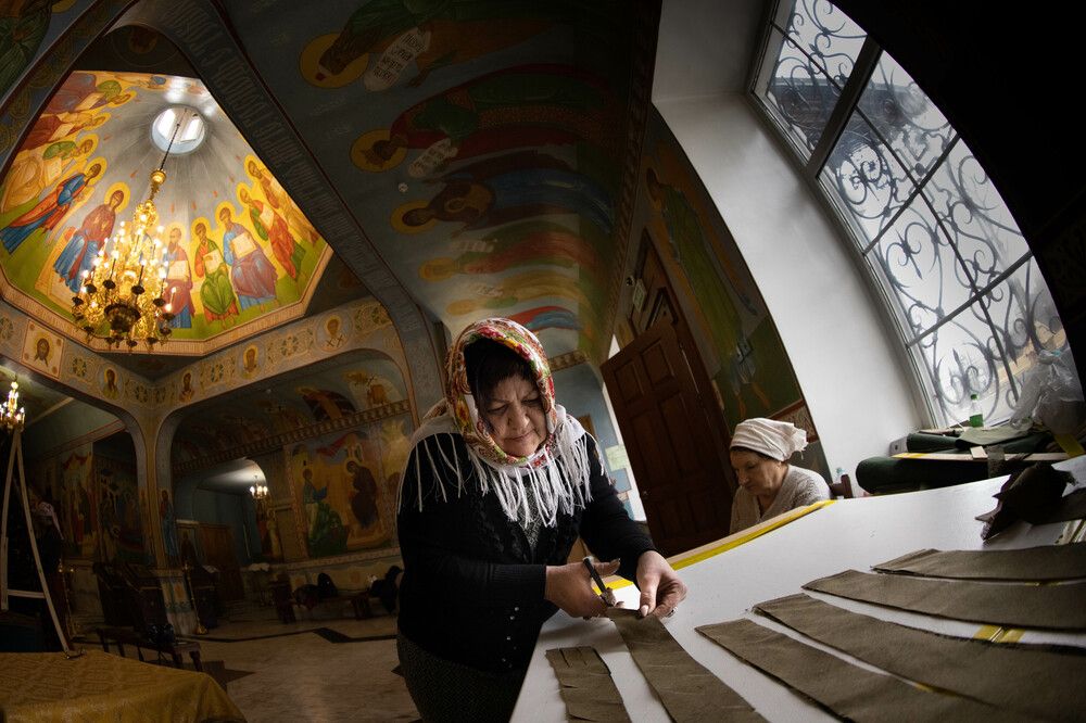 Матери-детям.