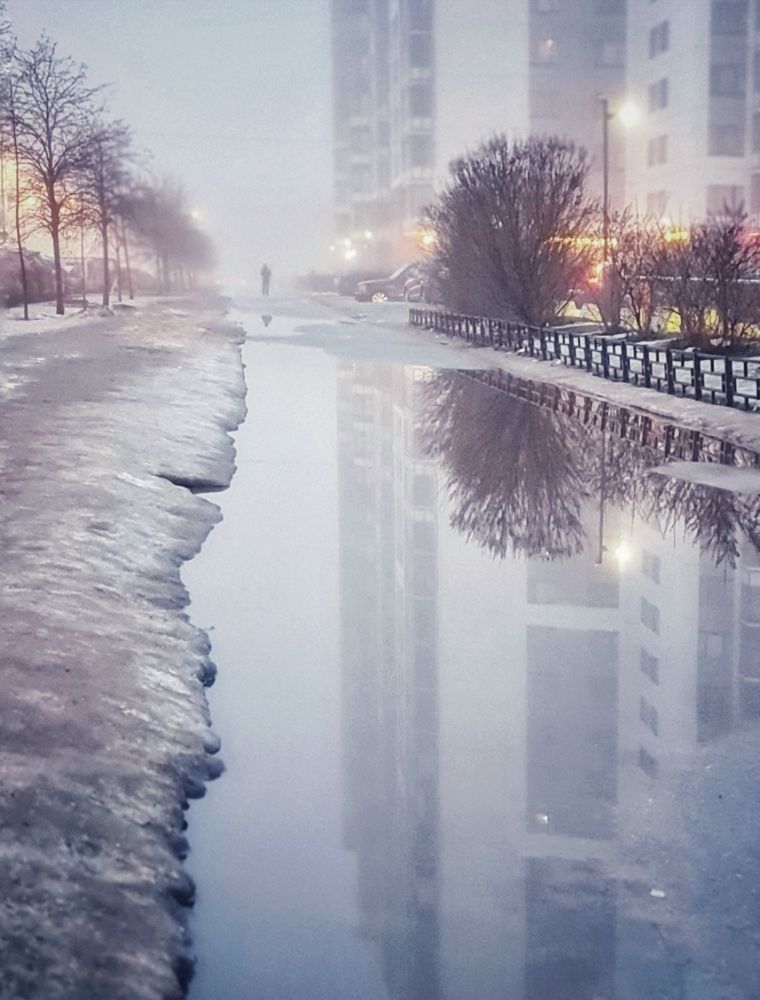 Туман в зимнем городе.