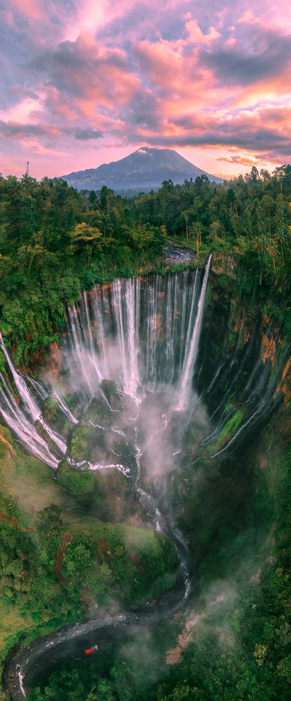 Photograph by Tran Minh Dung