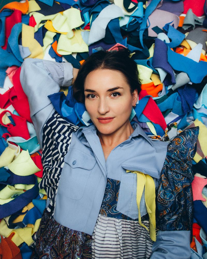 Portrait of a seamstress / Портрет швеи