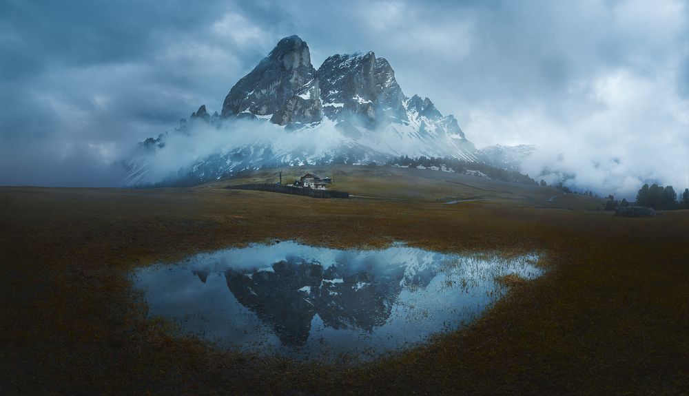 Mirror Mist Mountain