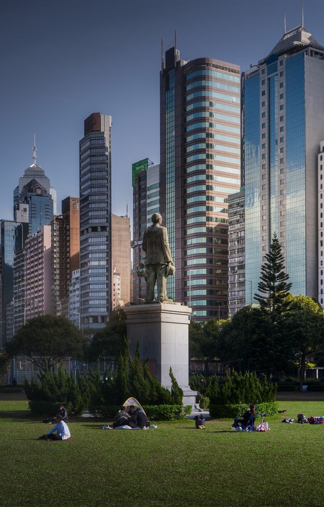 Guardian of Time: Sun Yat-sen Amidst Hong Kong's Urban Pulse